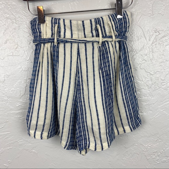 Lulu’s laguna blue and ivory striped highwaist belted shorts XS - Picture 6 of 10